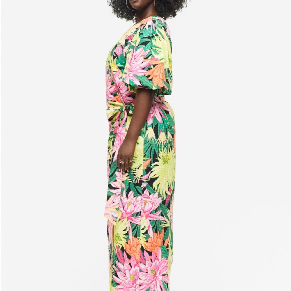 H&M NWT Puff-sleeved wrap dress - Picture 4 of 6